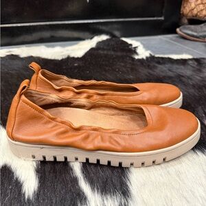 Vionic Brown Leather Flats